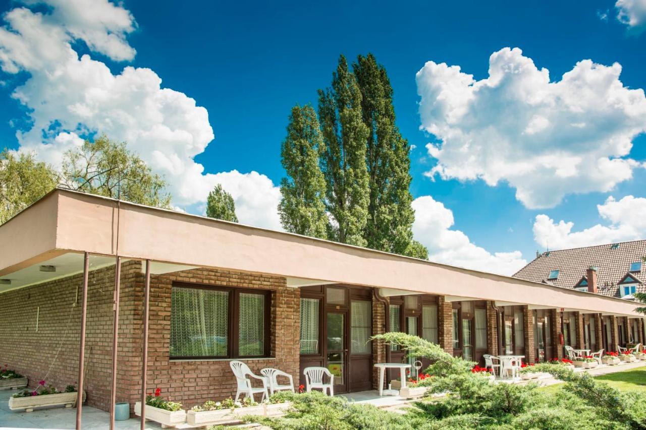 Hethland Zamardi Vsz Ueduelo Hotell Exteriör bild