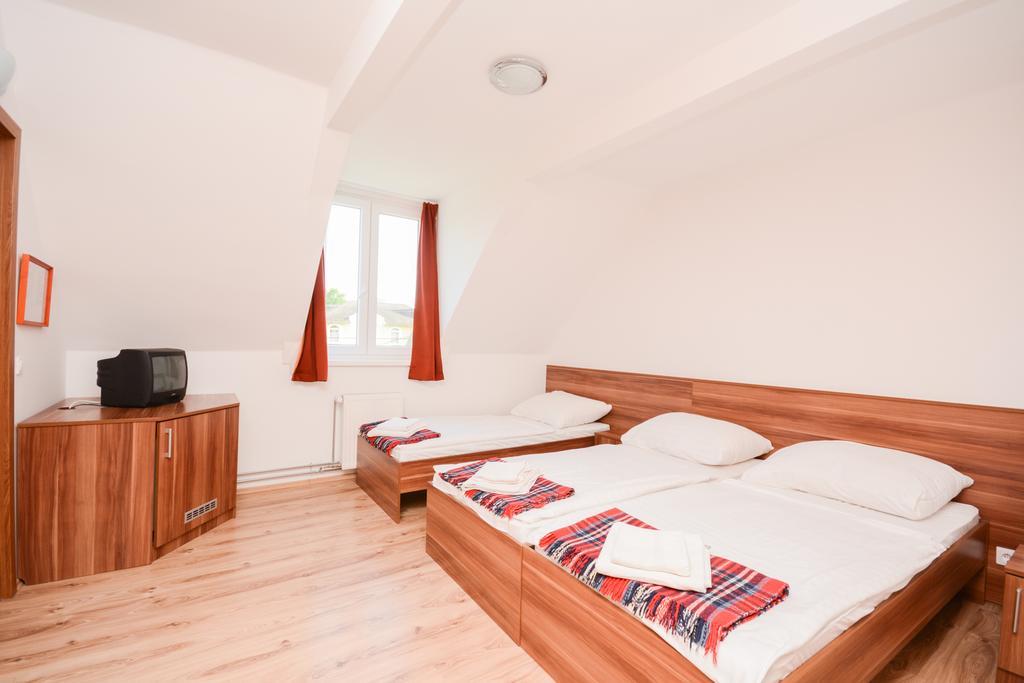 Hethland Zamardi Vsz Ueduelo Hotell Exteriör bild